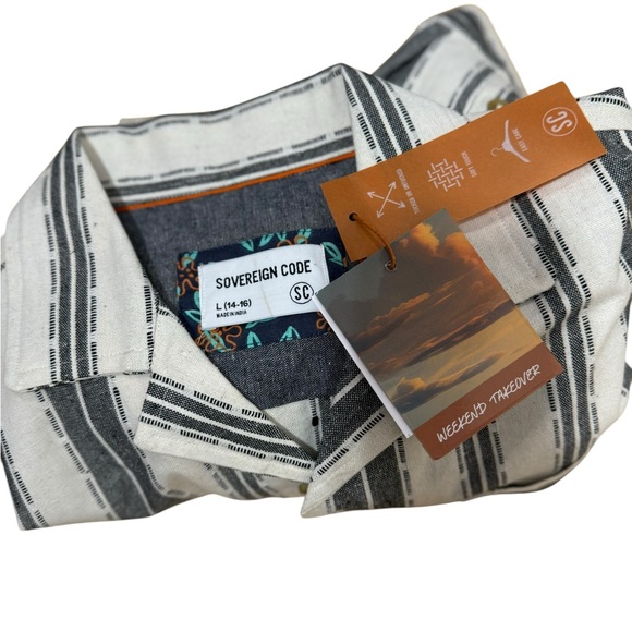 SOVEREIGN CODE
Men’s Stripes Long Sleeve Polo
Size L(14-16) small in Adult - Picture 11 of 11